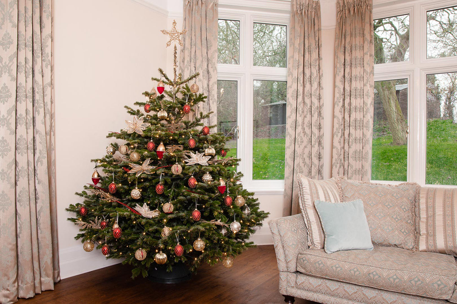 Deluxe Decorated Christmas Tree Pines and Needles