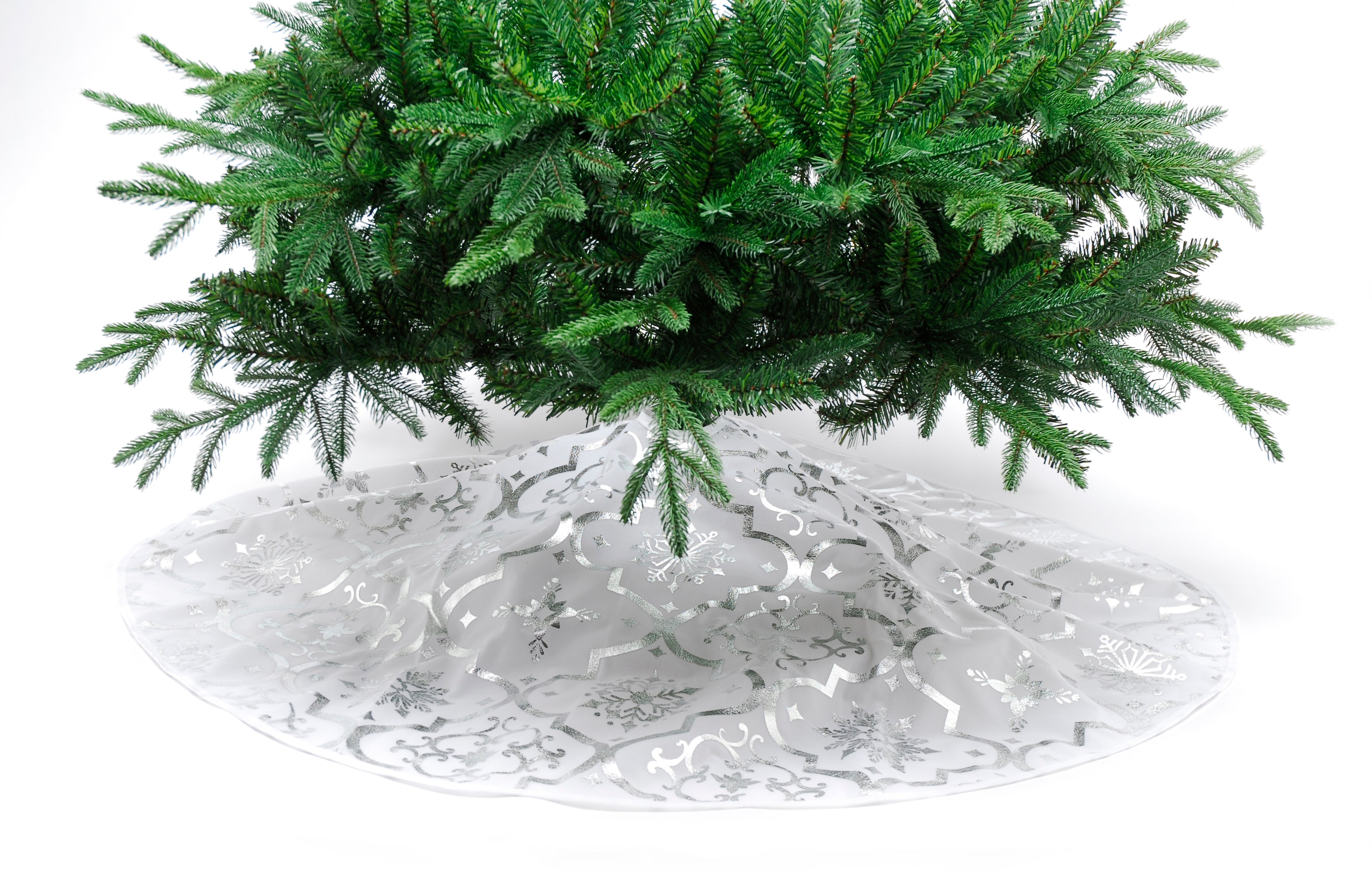 White with Silver Design Tree Skirt, 120cm